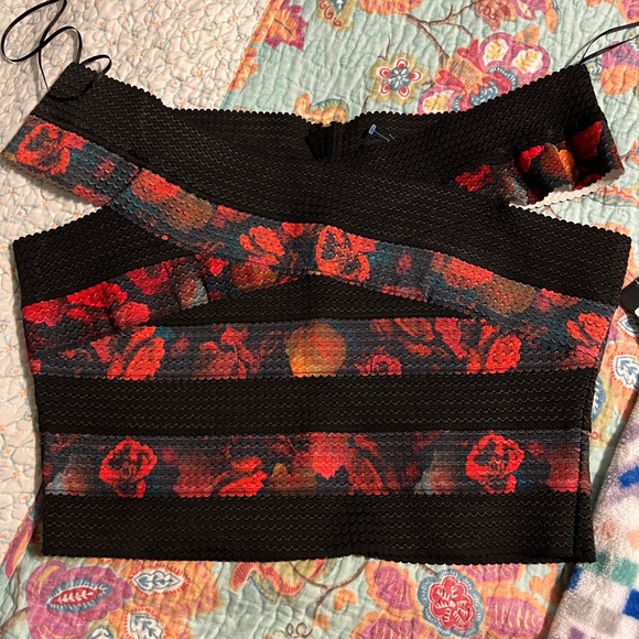 NTW Guess Bandage Top - Picture 3 of 5